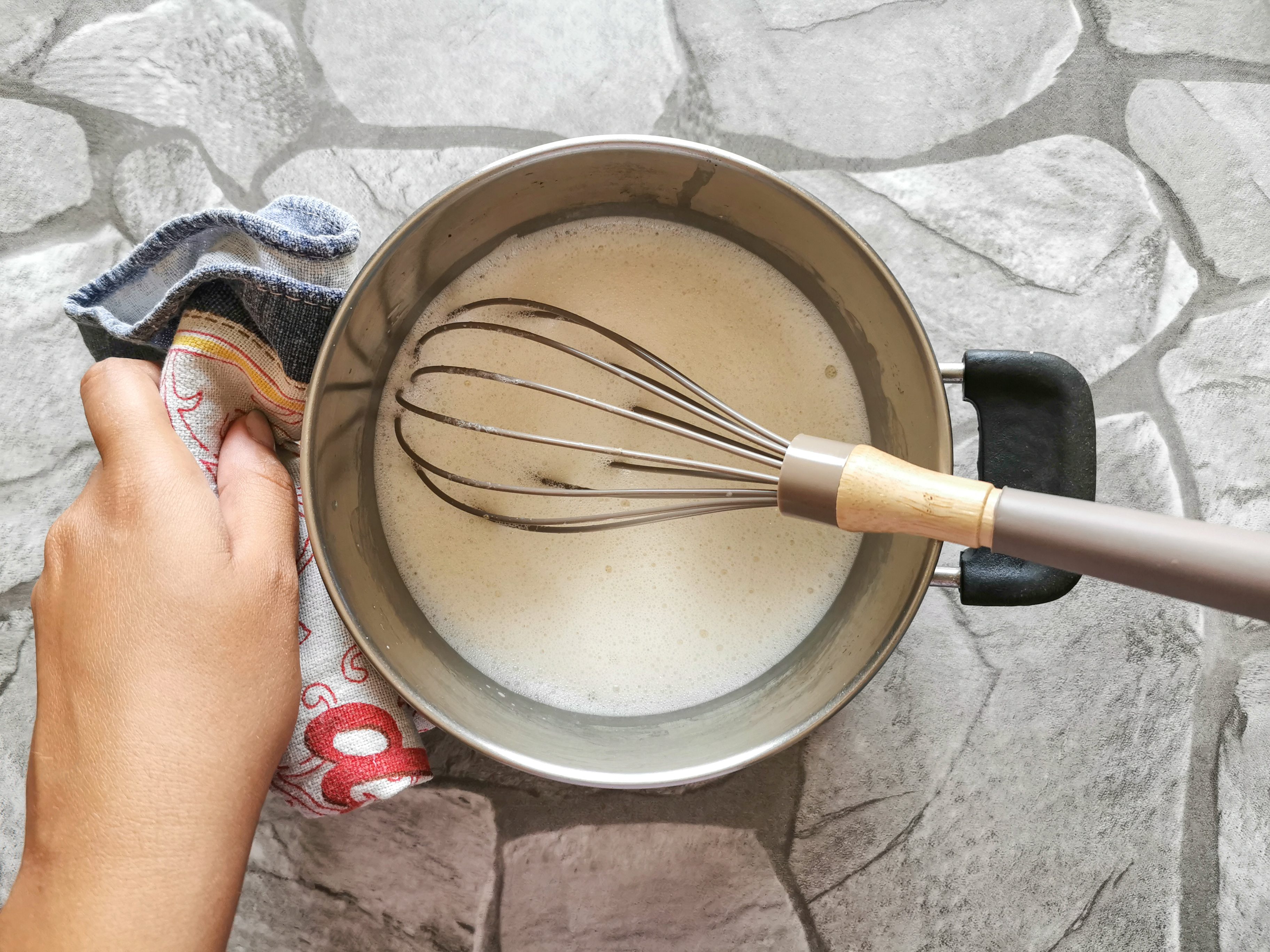 Bicchieri alla crema pasticcera e di nocciole