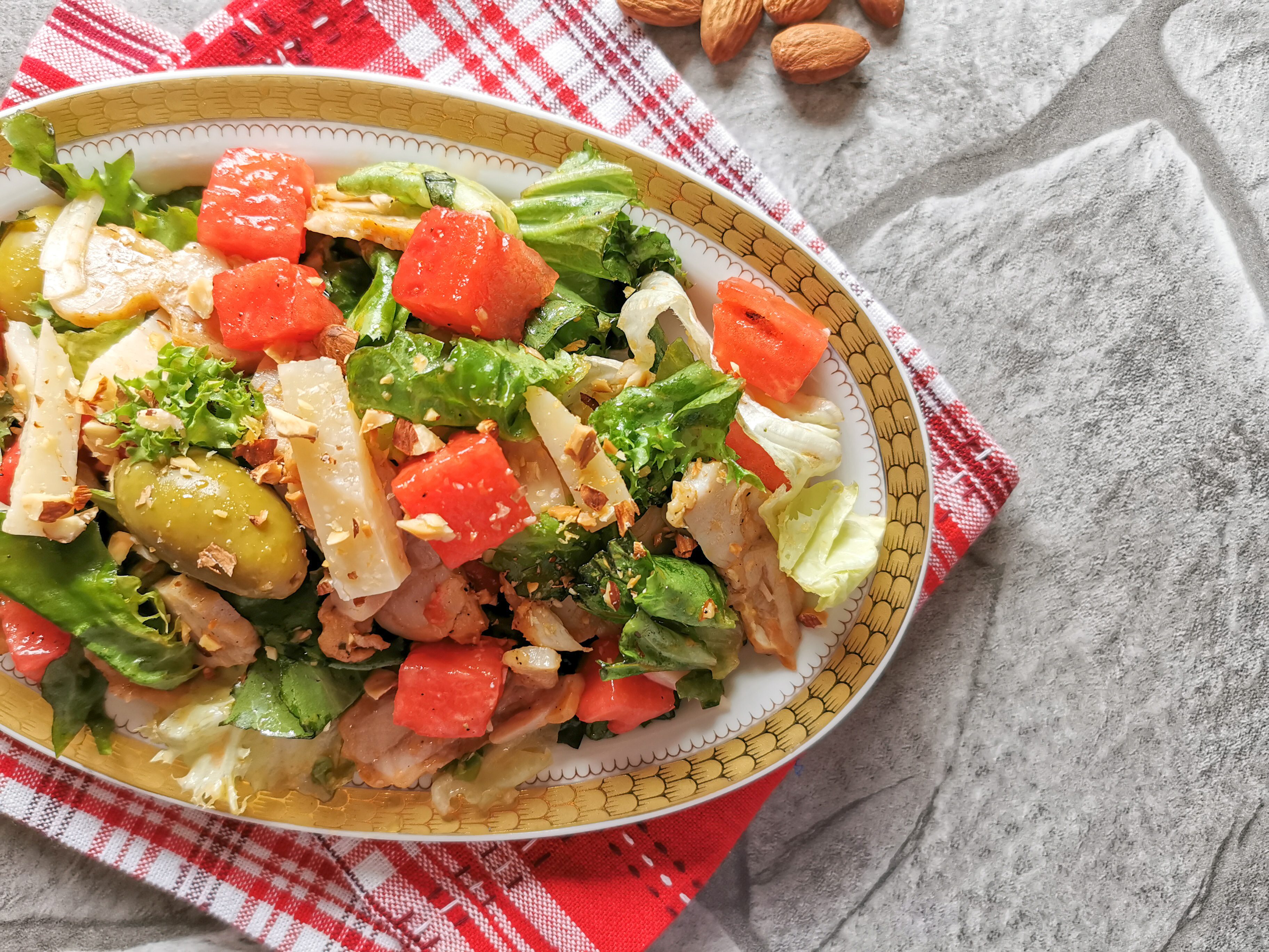 Insalata di pollo e anguria