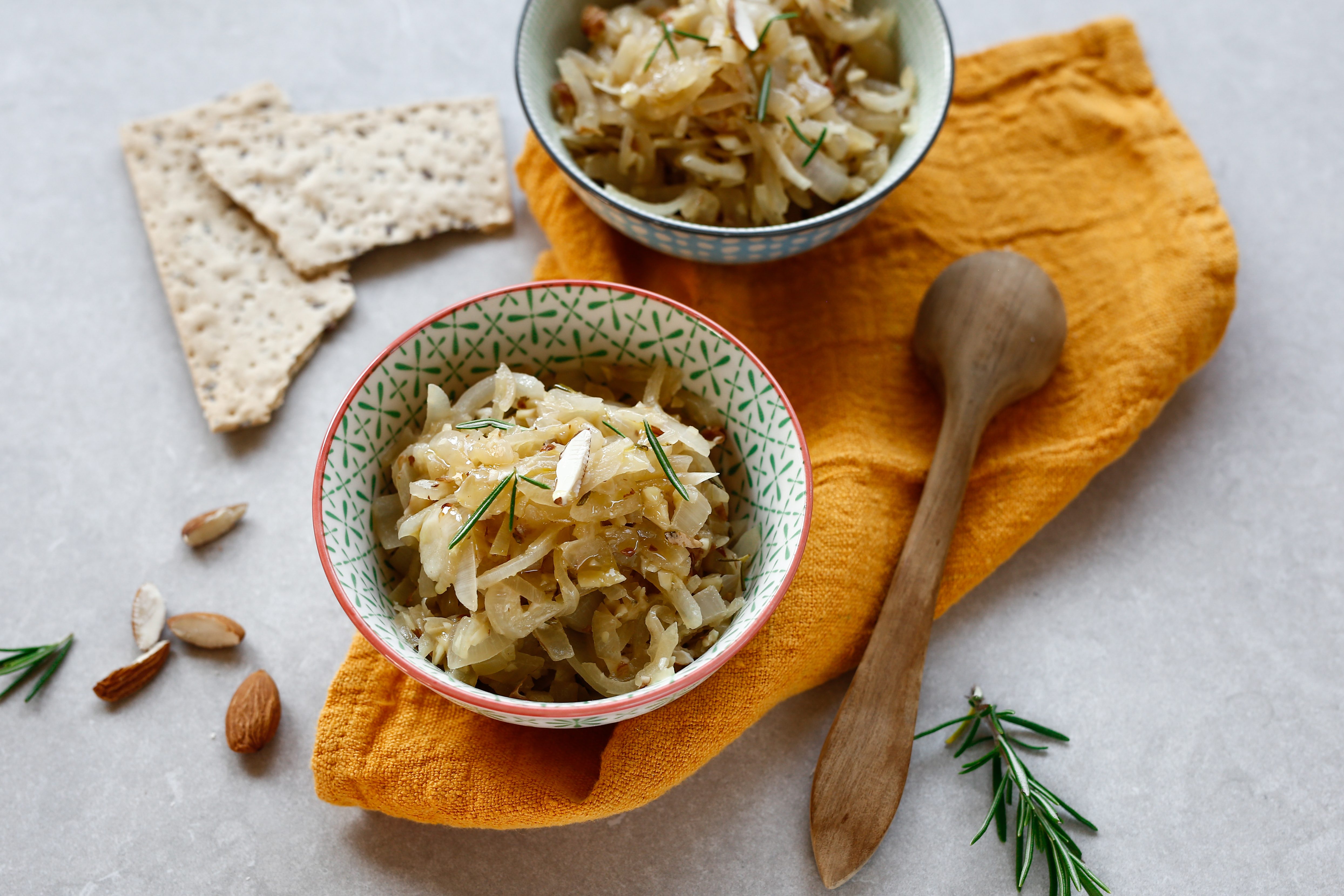 Salsa cousbareia: la ricetta della variante con mandorle e rosmarino