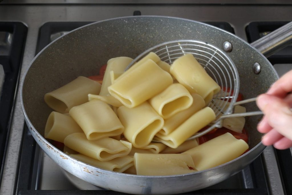 aggiungere la pasta