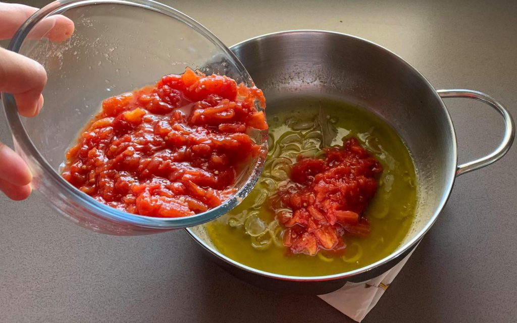 aggiungere pomodoro
