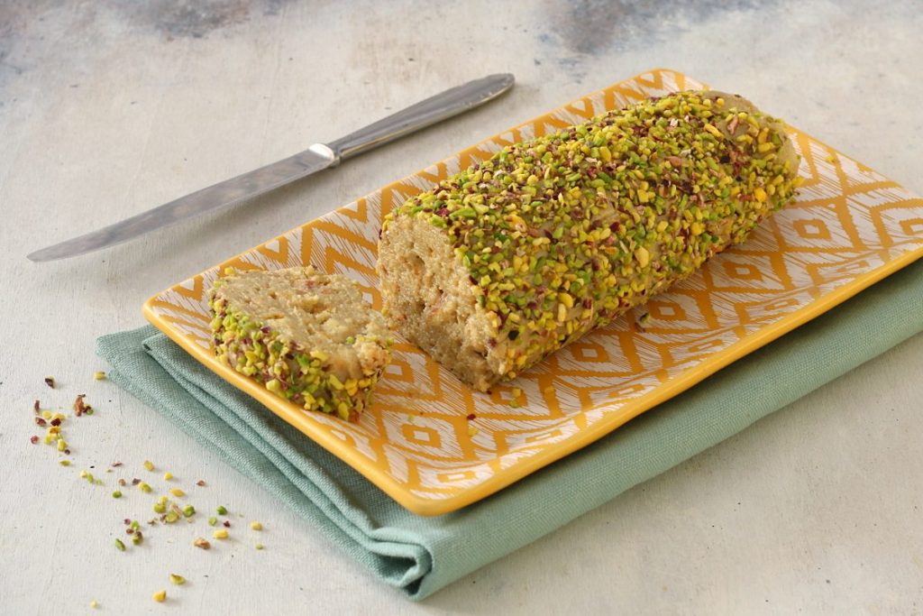 servire il salame al pistacchio