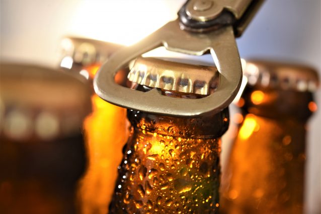 bottiglia di birra stappata
