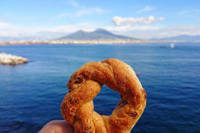 taralli-storia-canzone-napoletana