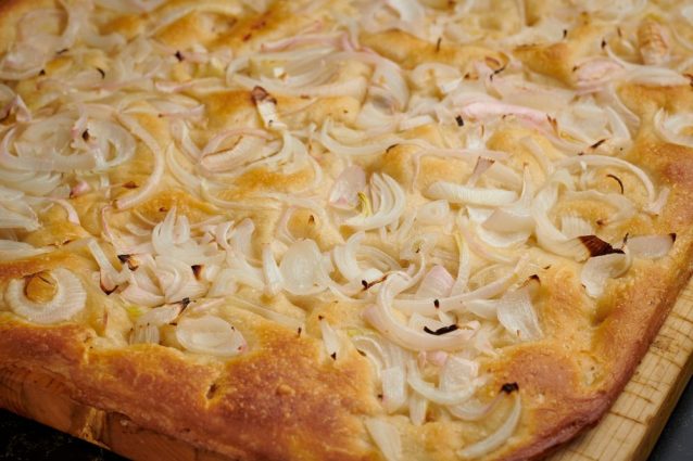schiacciata di cipolle pizza focaccia