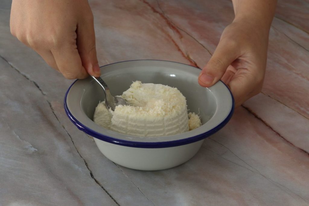 lavorare ricotta e formaggio