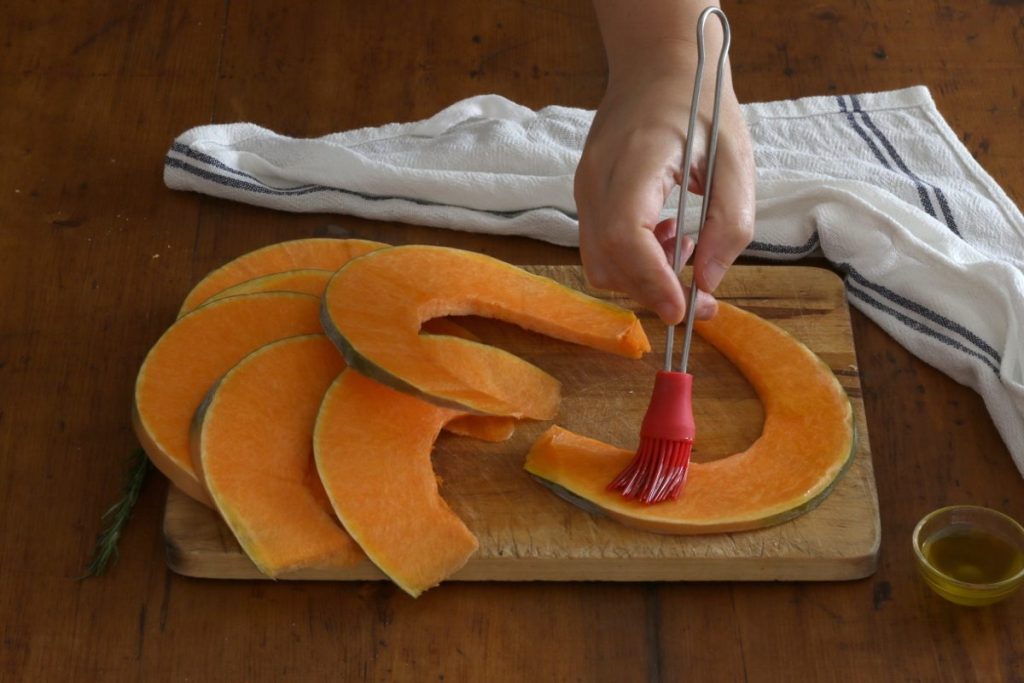 spennellare con olio