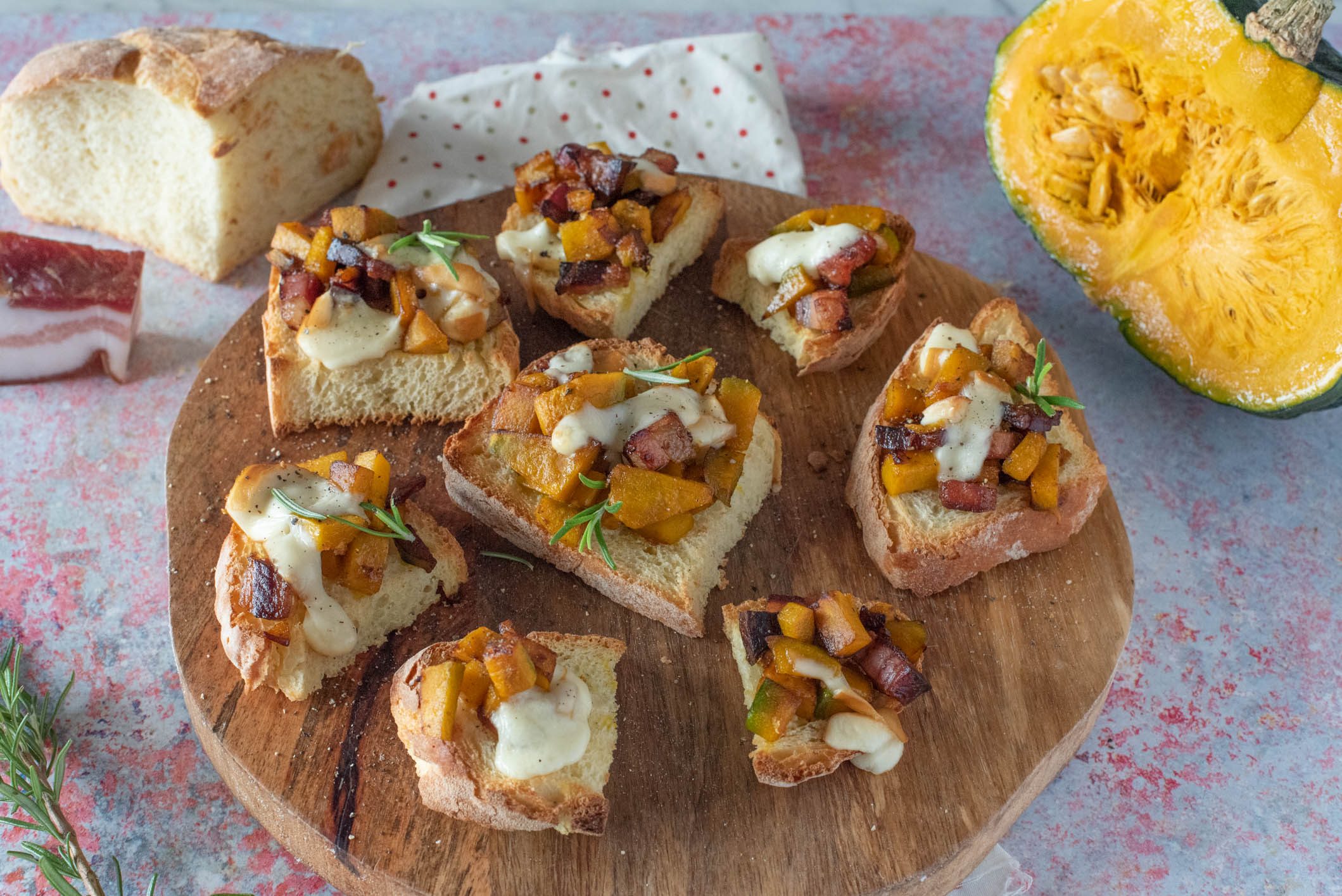 Crostoni zucca e pancetta