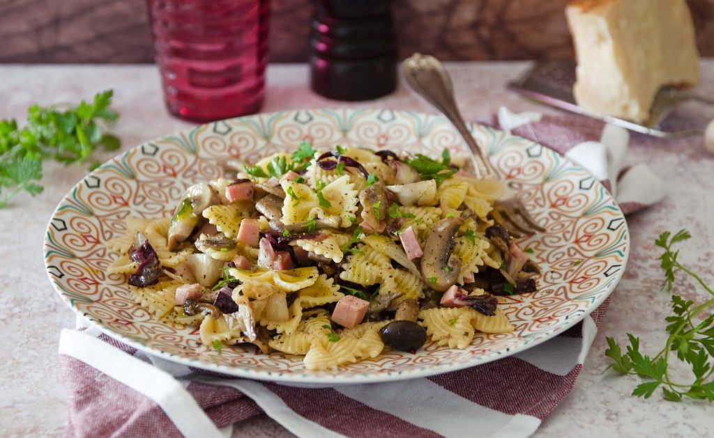 Pasta funghi e radicchio