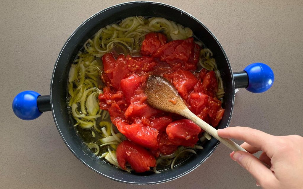 aggiungere pomodori