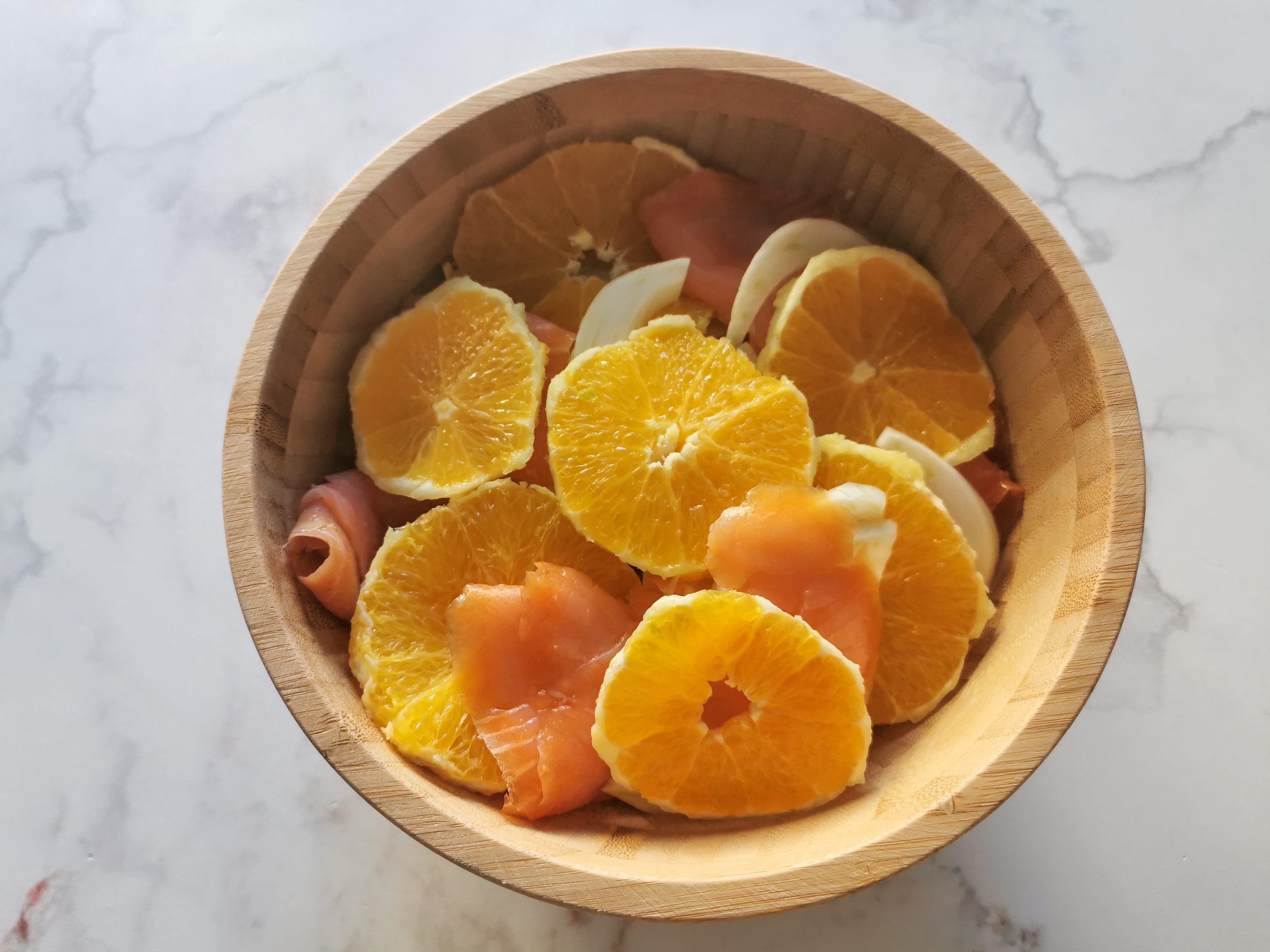 Insalata di salmone, arancia e finocchi