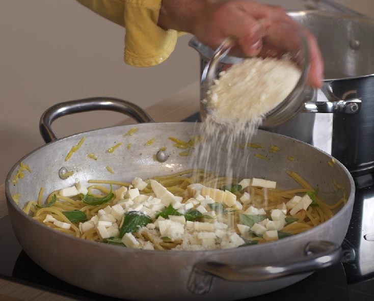 Lo spaghetto a limone e provola di chef Ruben Bondì