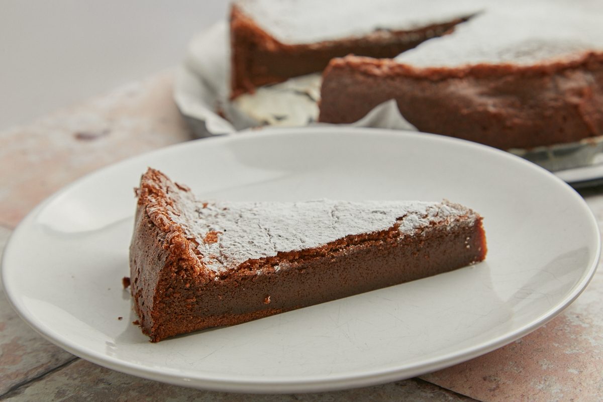 3 Ingredient Flourless Chocolate Cake